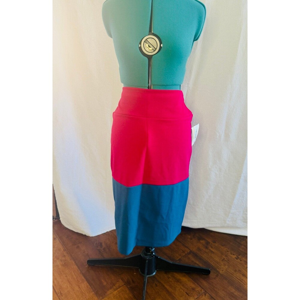 NWT LuLaRoe Cassie skirt. Size XL. Brand new with tags.
